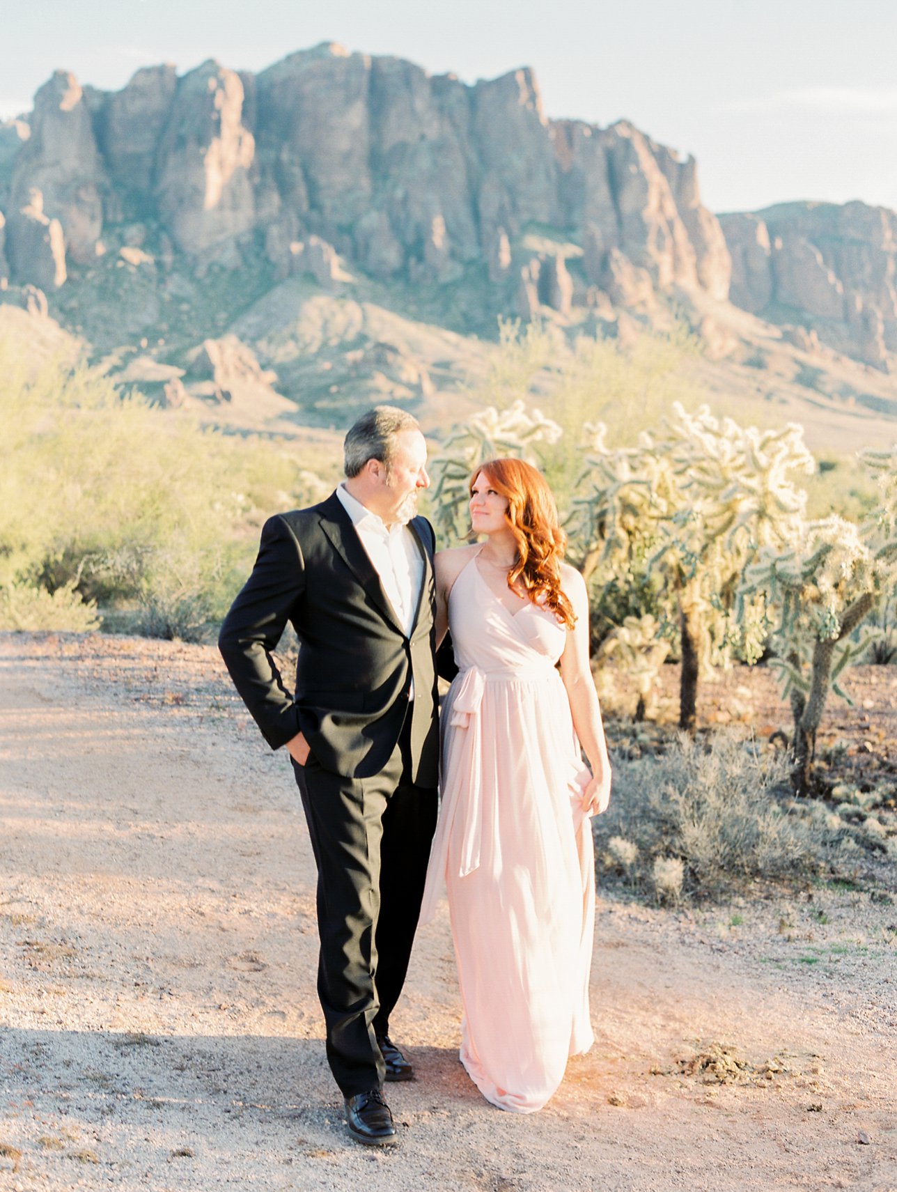 Superstition Mountain engagement photos - Scottsdale Wedding Photographer | Rachel Solomon Photography_8056