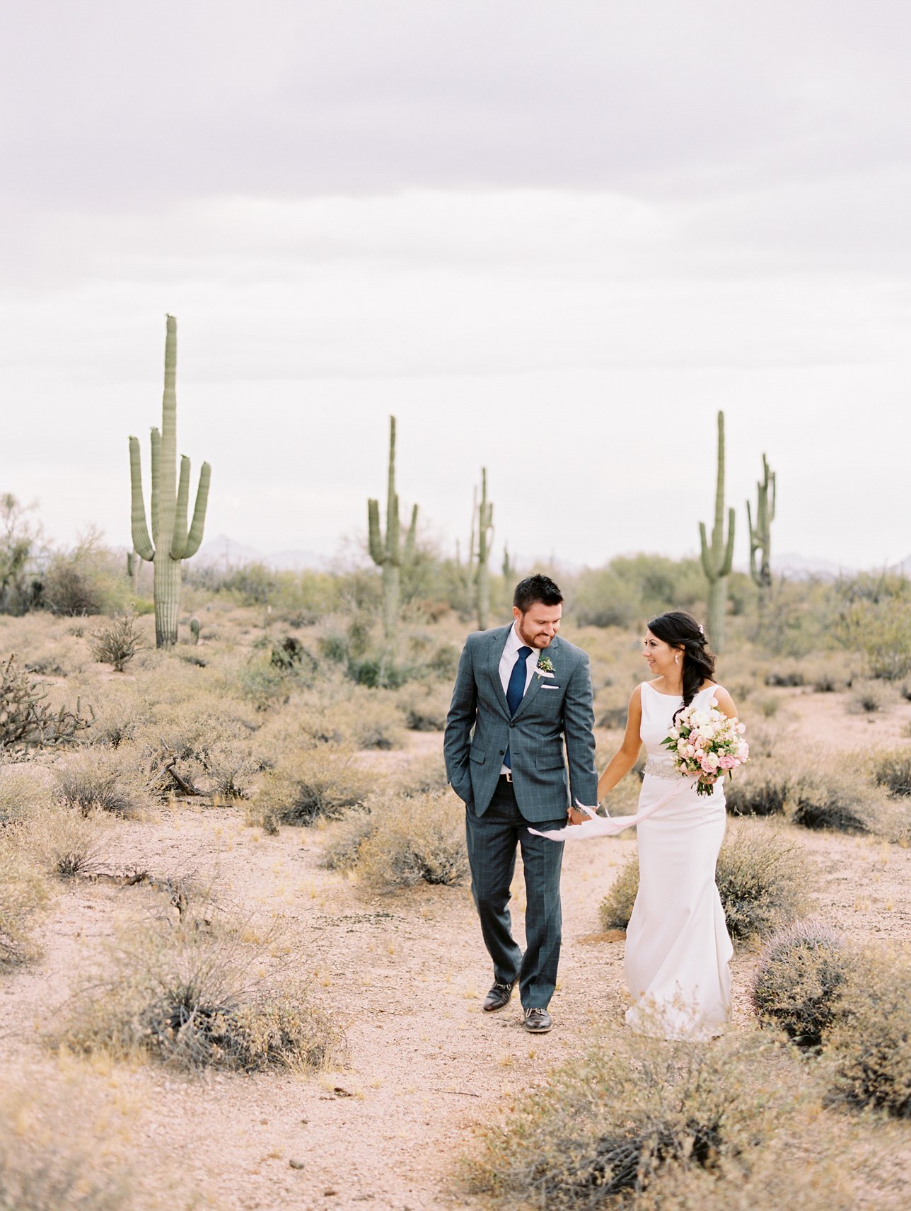 Desert Foothills Wedding Photos - Scottsdale Wedding Photographer | Rachel Solomon Photography_8864