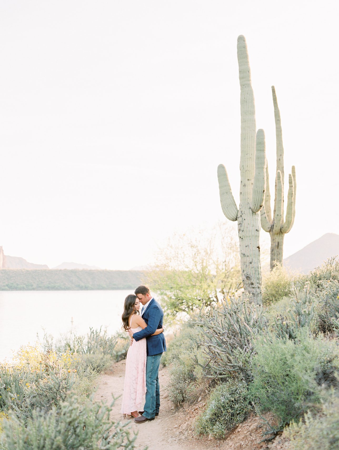 Saguaro Lake engagement photos - Rachel Solomon Photography