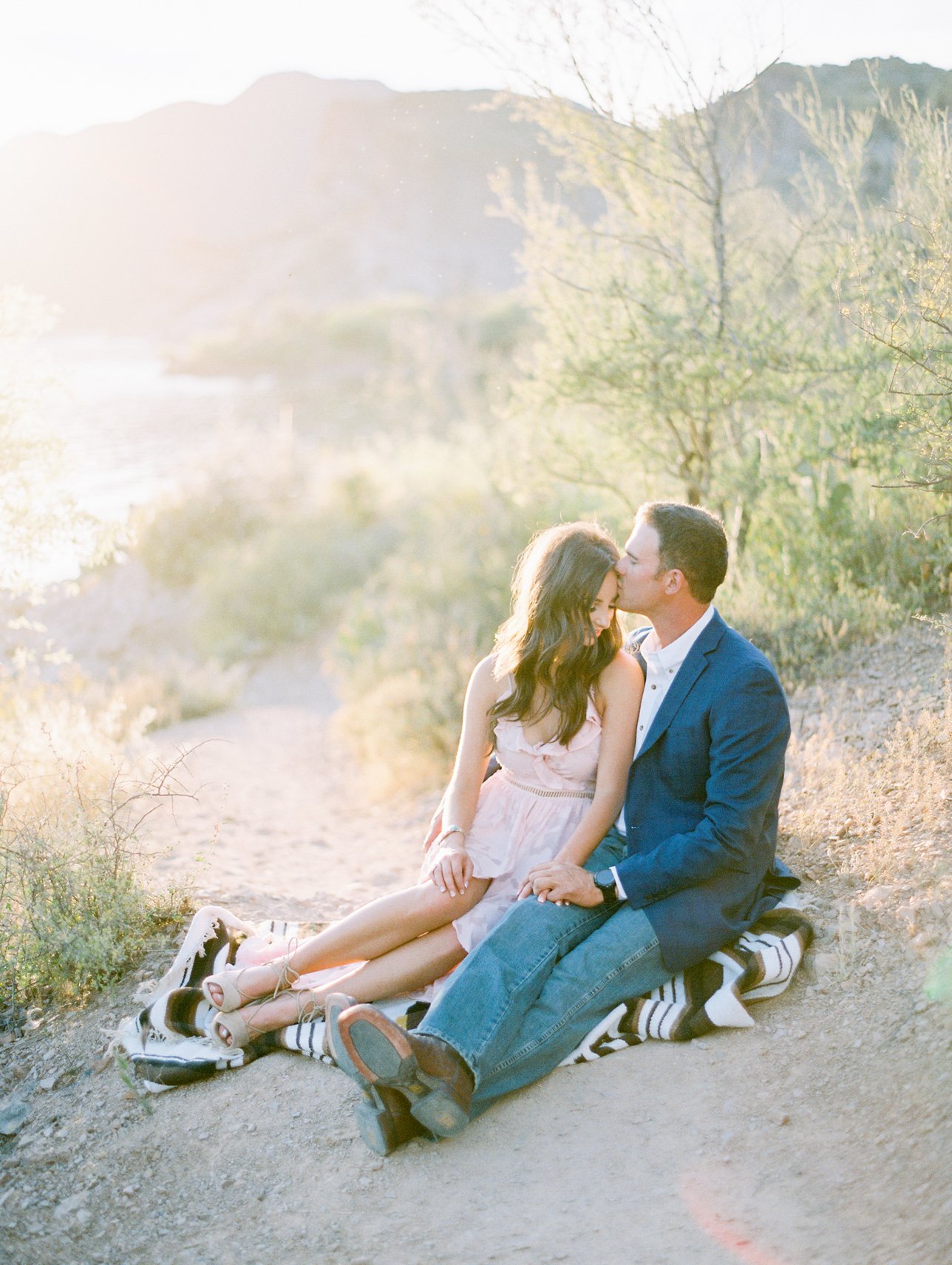 Saguaro Lake engagement photos - Rachel Solomon Photography